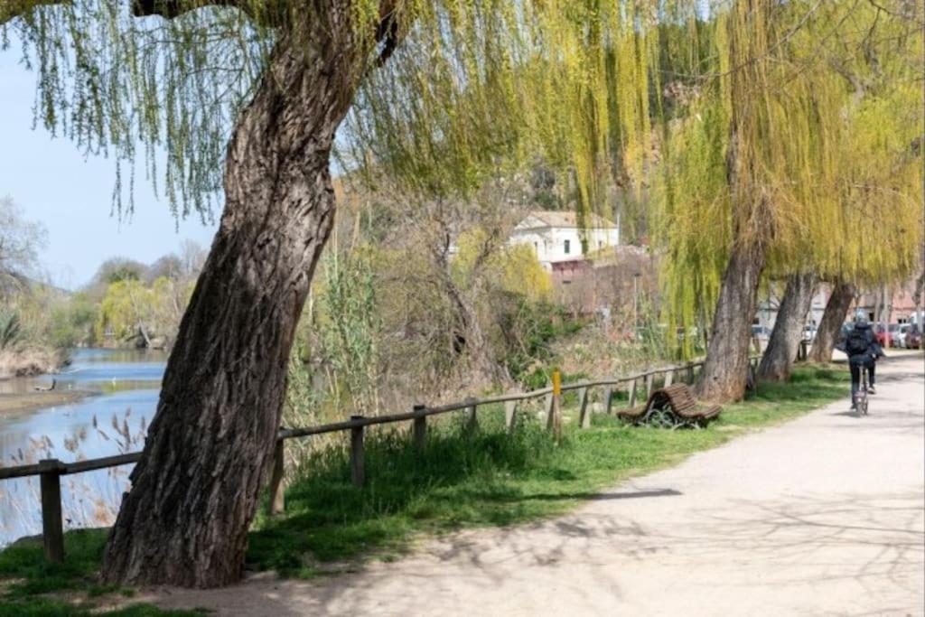 Acogedor Apartamento Cerca Del Casco Antiguo Χιρόνα Εξωτερικό φωτογραφία